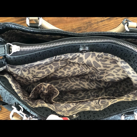 Guess purse - Picture 5 of 8